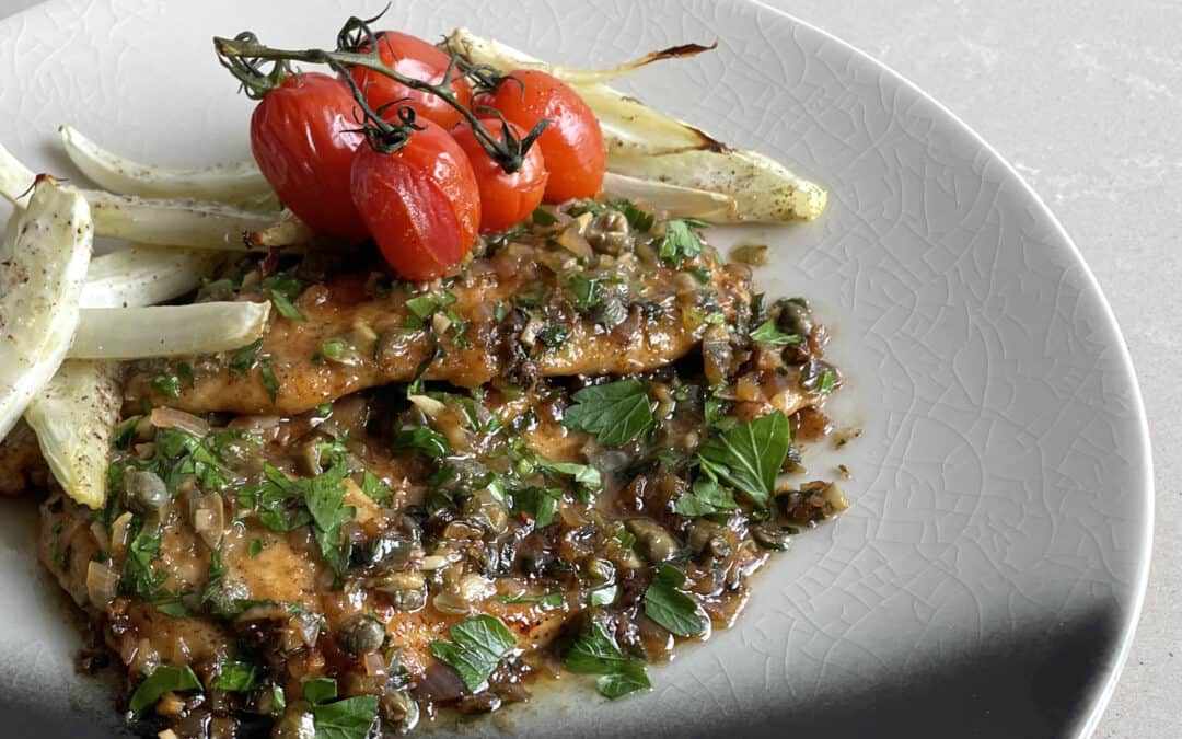 Recept | Kip Piccata met geroosterde venkel en trostomaat